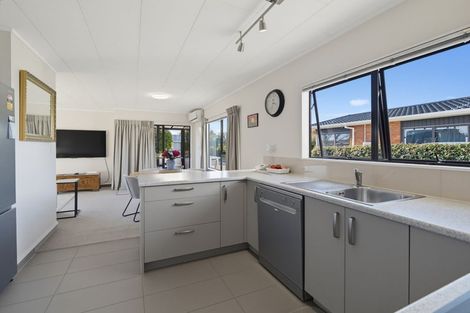Photo of property in 24 Usherwood Crescent, Akina, Hastings, 4122