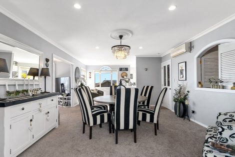 Photo of property in 5 Downing Place, Welcome Bay, Tauranga, 3112