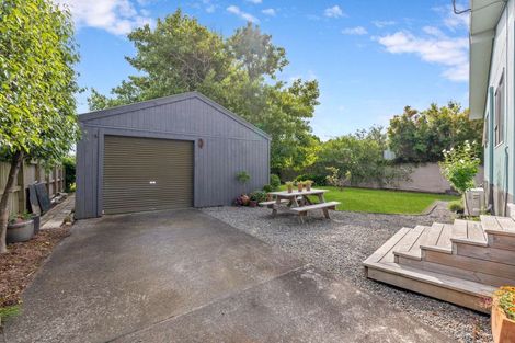 Photo of property in 17 Te Moau Avenue, Parakai, 0830