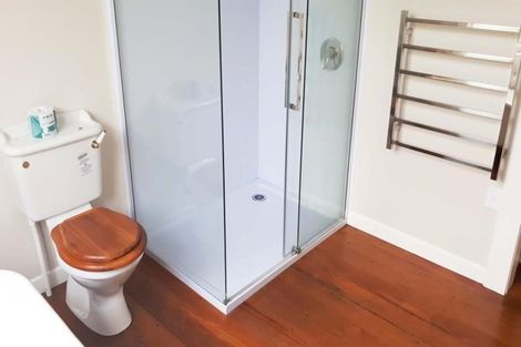 Photo of property in 22 Bulteel Street, New Plymouth, 4310