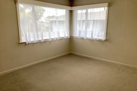 Photo of property in 100 Rosier Road, Glen Eden, Auckland, 0602