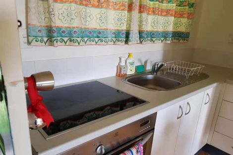 Photo of property in 1/2b Queensway, Three Kings, Auckland, 1024