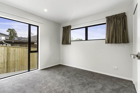 Photo of property in 41 Kingdale Road, Henderson, Auckland, 0610