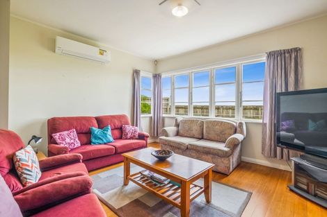 Photo of property in 38 Marine Parade, Otaki Beach, Otaki, 5512