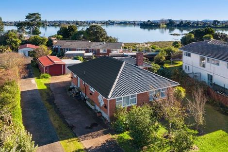 Photo of property in 63 Edgewater Drive, Pakuranga, Auckland, 2010