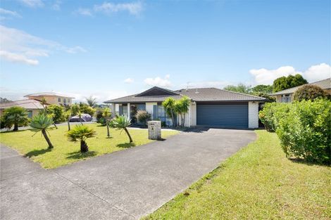 Photo of property in 85 Buscomb Avenue, Henderson, Auckland, 0610
