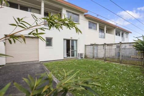 Photo of property in 6 Vitex Lane, Henderson, Auckland, 0612