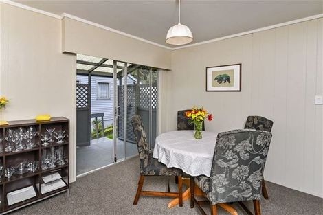 Photo of property in 61 Merriefield Avenue, Forrest Hill, Auckland, 0620