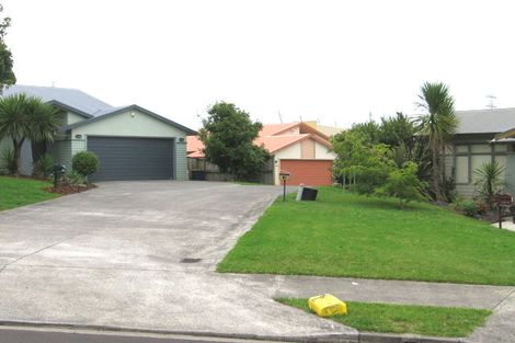 Photo of property in 15 Cinnabar Place, Westgate, Auckland, 0614