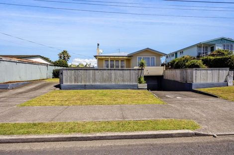 Photo of property in 77 Omata Road, Marfell, New Plymouth, 4310