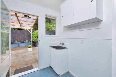 Photo of property in 1/18 Clensmore Place, Torbay, Auckland, 0630