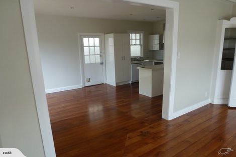 Photo of property in 5a Grove Road, Kelburn, Wellington, 6012