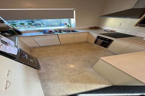 Photo of property in 22 Newbegin Place, Weymouth, Auckland, 2103