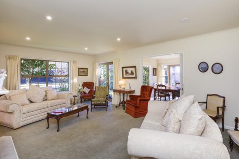 Photo of property in 1 The Oaks, Awapuni, Palmerston North, 4412