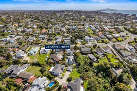 Photo of property in 26 Judkins Crescent, Cockle Bay, Auckland, 2014