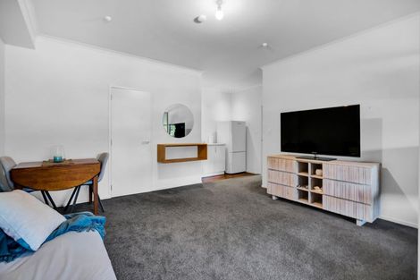 Photo of property in 82 Awanui Street, Merrilands, New Plymouth, 4312