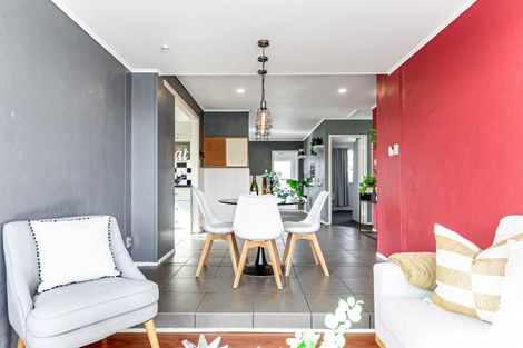 Photo of property in 98 Storey Avenue, Forest Lake, Hamilton, 3200