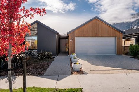 Photo of property in 32 Corriedale Road, Jacks Point, 9371