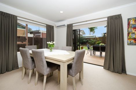 Photo of property in 2 Matuhi Rise, Henderson, Auckland, 0612