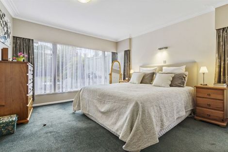 Photo of property in 1/345a Wairau Road, Totara Vale, Auckland, 0629