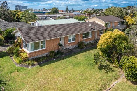 Photo of property in 53 Shakespeare Road, Bluff Hill, Napier, 4110