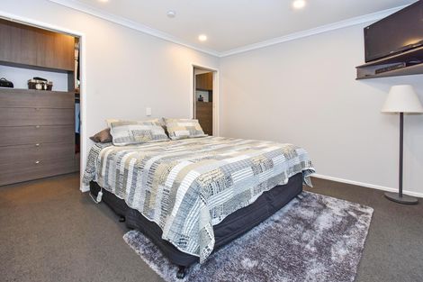 Photo of property in 56 Lothian Brae, Wattle Downs, Auckland, 2103