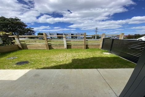 Photo of property in 840 East Coast Road, Oteha, Auckland, 0630