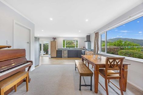 Photo of property in 13 Stratton Street, Normandale, Lower Hutt, 5010