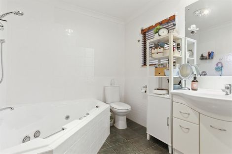 Photo of property in 147a Sturges Road, Henderson, Auckland, 0612