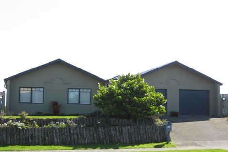 Photo of property in 23 Karamea Street, Whalers Gate, New Plymouth, 4310