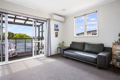 Photo of property in 18 Waiho Terrace, Elsdon, Porirua, 5022