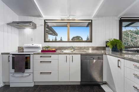 Photo of property in 203 Harbour Road, Ohope, 3121