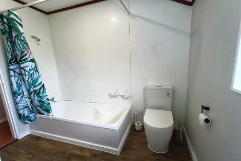 Photo of property in 16b Parsons Glen, Karori, Wellington, 6012