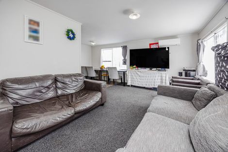 Photo of property in 1/22 Silver Creek Road, Weymouth, Auckland, 2103