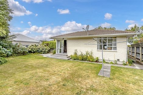 Photo of property in 2/27 Gardiners Road, Bishopdale, Christchurch, 8051