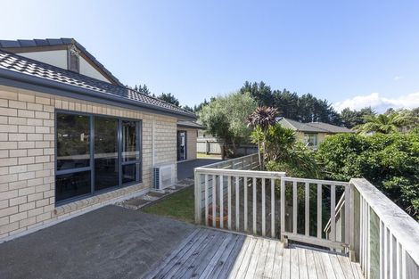 Photo of property in 6 Cascade Way, Paraparaumu, 5032