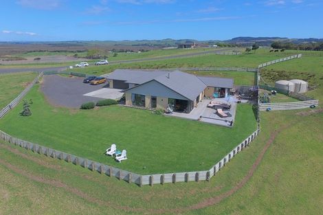Photo of property in 137 Tuparekura Road, South Head, Helensville, 0874
