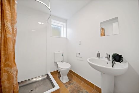 Photo of property in 70 Sturges Road, Henderson, Auckland, 0612