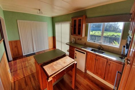 Photo of property in 11 Beach Road, Omata, New Plymouth, 4374