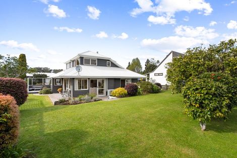 Photo of property in 104 Moana Anu Anu Avenue, Whangamata, 3620