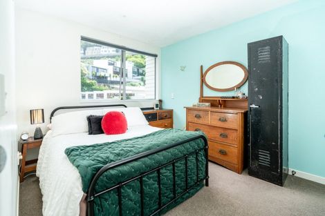 Photo of property in 11 Tiketike Way, Brooklyn, Wellington, 6021