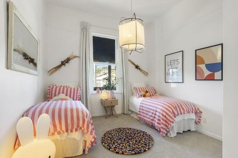 Photo of property in 36 Derwent Street, Island Bay, Wellington, 6023