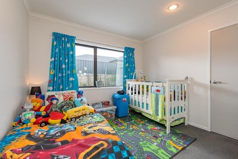 Photo of property in 58 Sunstone Crescent, Brown Owl, Upper Hutt, 5018
