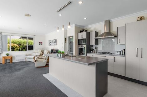 Photo of property in 18 Oakwood Way, Papamoa Beach, Papamoa, 3118