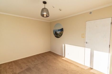 Photo of property in Victoria Court, 7/4 Queen Street, Mount Victoria, Wellington, 6011