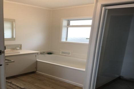 Photo of property in 1/340 Ngatai Road, Bellevue, Tauranga, 3110