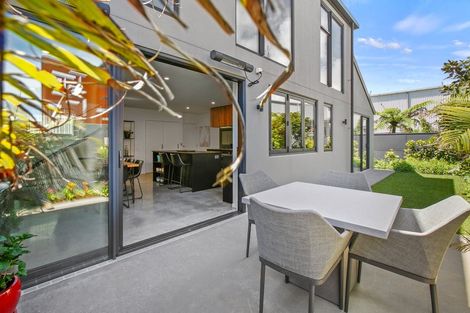 Photo of property in 58b Buller Street, New Plymouth, 4312