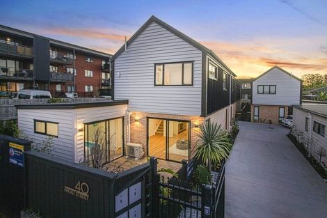 Photo of property in 40a Nikau Street, New Lynn, Auckland, 0600