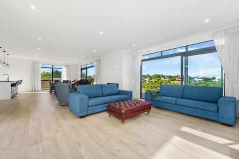 Photo of property in 67 Vaucluse Heights, Fitzherbert, Palmerston North, 4410