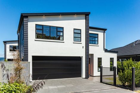 Photo of property in 41b Queen Charlotte Drive, Aotea, Porirua, 5024